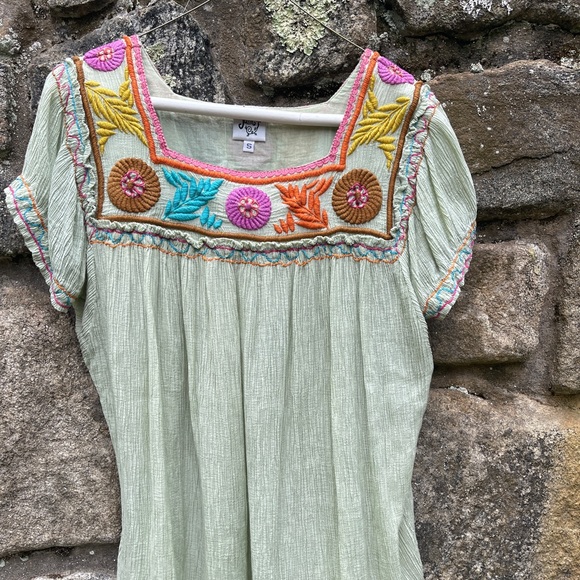 IVY JANE TOP ROWS OF EMBROIDERY